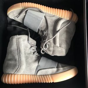 Yeezy 750 Glows